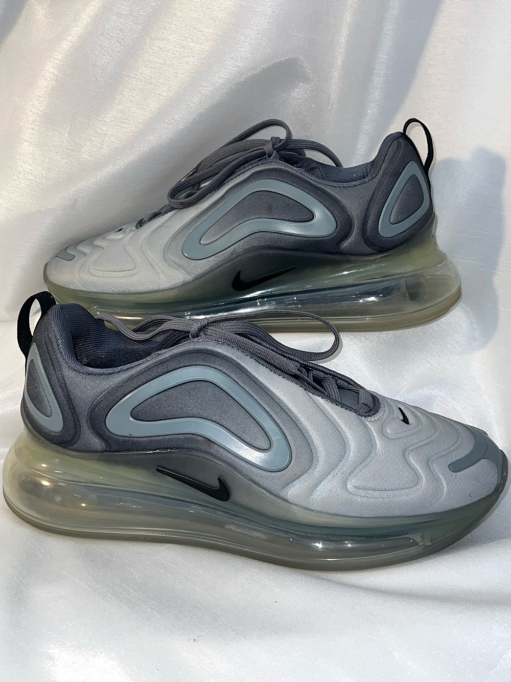 Nike Air Max 720 Sneakers in Light Gray and Dark Gray